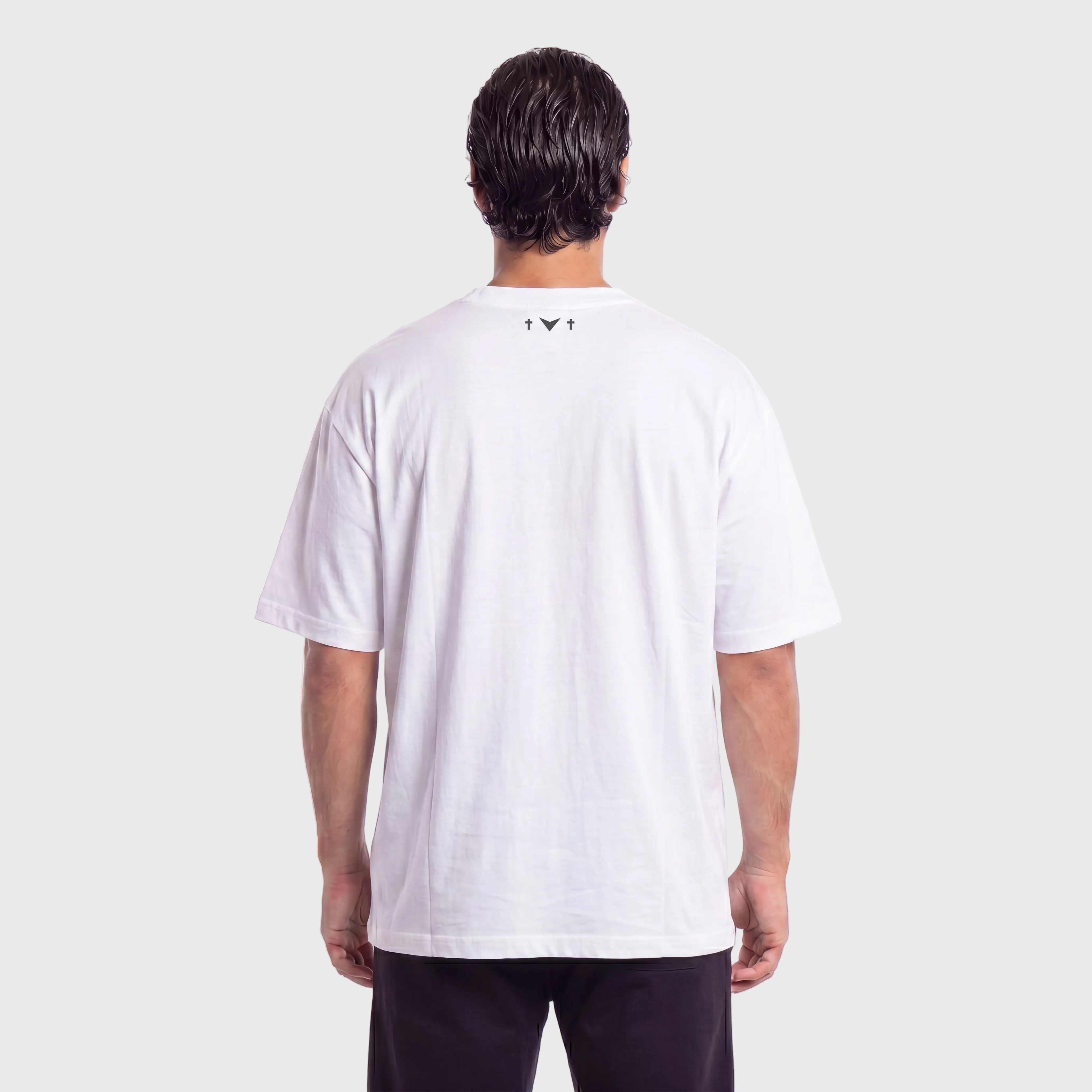 INVICTUS OVERSIZED TEE