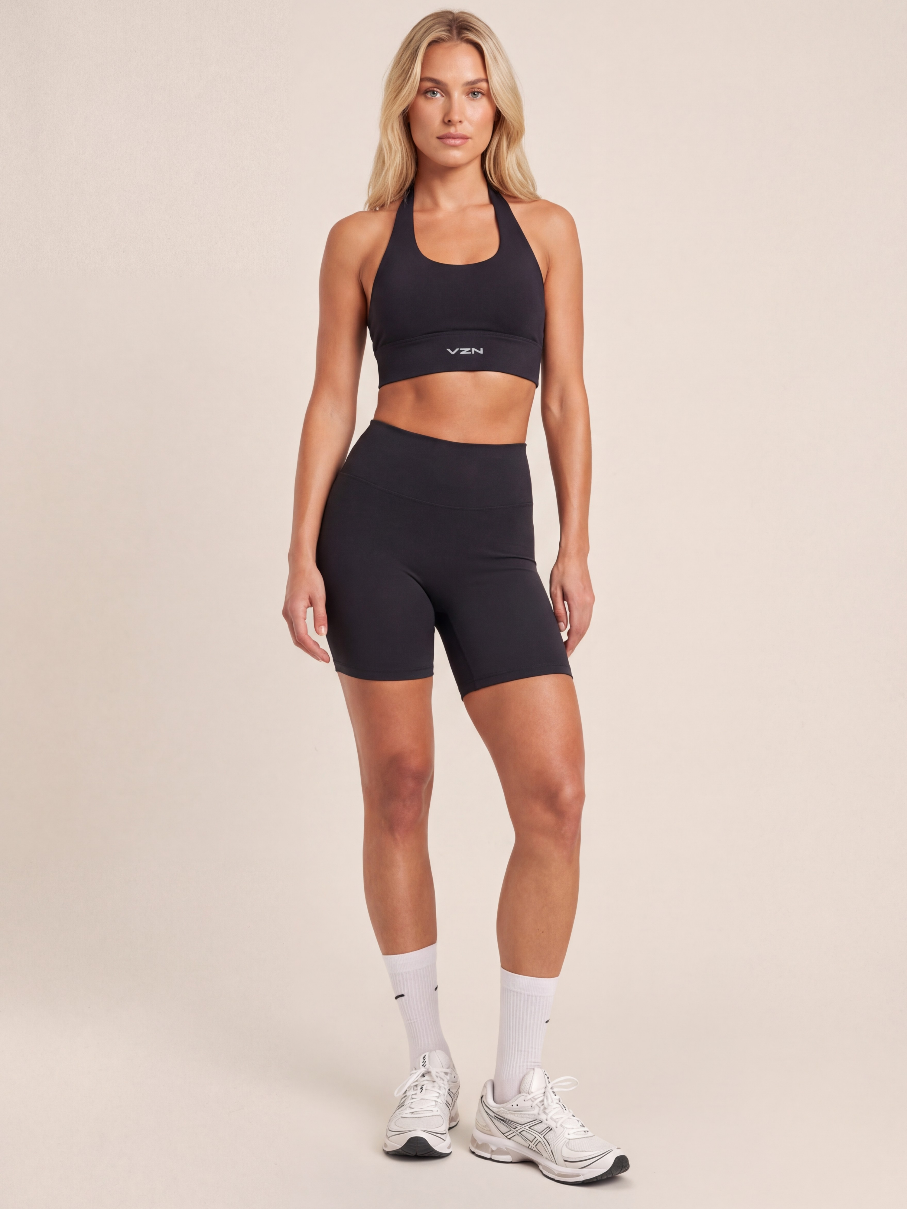 BLACK VZN SEAMLESS SHORTS